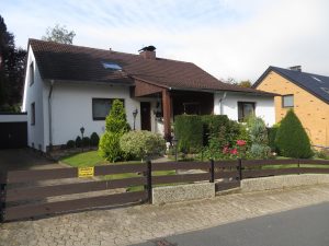 Verkauf Haus mit Garten und Pool in Groß Ellershausen