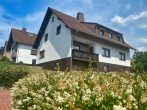 Großzügiges Zweifamilienhaus in Mingerode - Sommerimpression Außenansicht